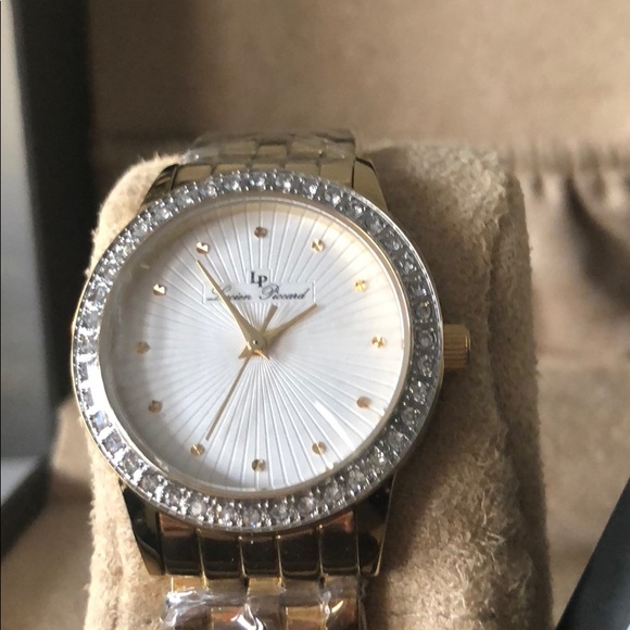Watch main image 4